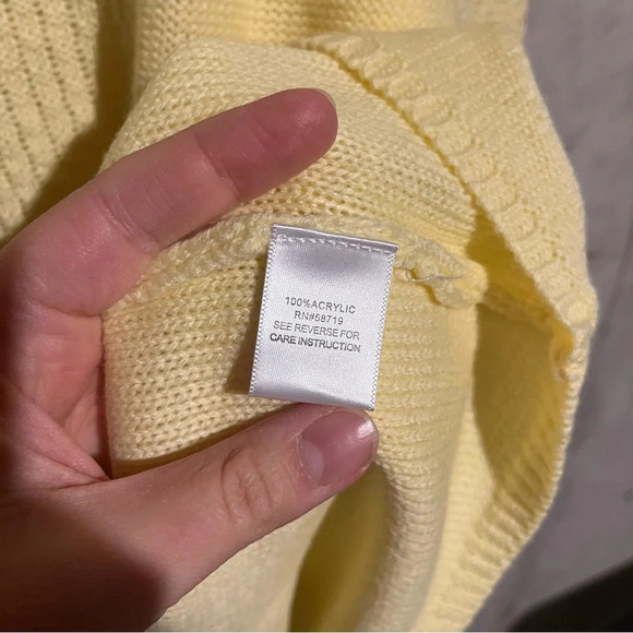 Studio Works NWT Women’s XL Sunlight Yellow Knitted L/S Button Accents Sweater - Picture 7 of 10